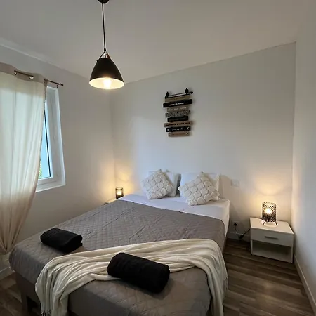 Apartment T3 Confort Avec Parking Prive & Climatisation Decazeville