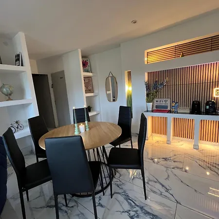 Apartment T3 Confort Avec Parking Prive & Climatisation Decazeville