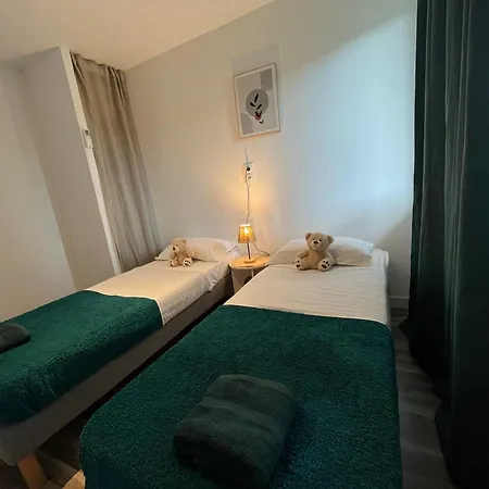 T3 Moderne - Clim - Parking Prive 4 Couchages * Decazeville