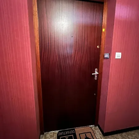 T3 Confort Avec Parking Prive & Climatisation *