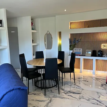 T3 Moderne - Clim - Parking Prive 4 Couchages Decazeville