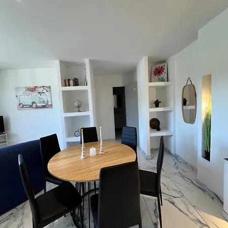 T3 Moderne - Clim - Parking Prive 4 Couchages * Decazeville